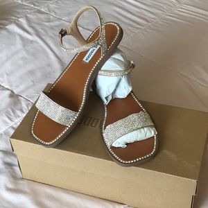 WOMENS STEVE MADDEN NICKEL RHINESTONE SANDALS